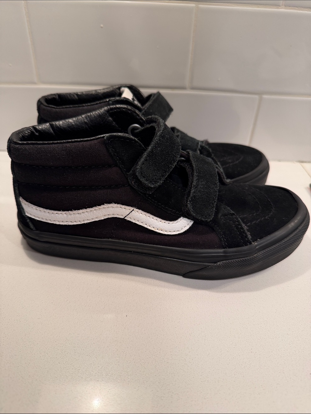 Vans Little Kids Sk8-Mid V Shoe Black and White Velcro Shoes! Size 1.5 - Picture 3 of 10
